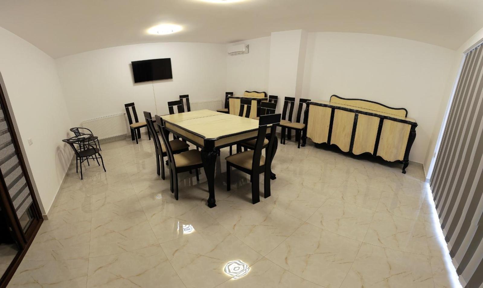 2Family Hotel Focsani Exterior photo
